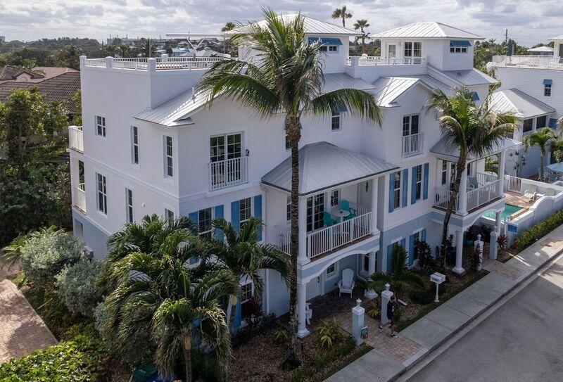 Homes for sale in Juno Beach, FL | 270 Mercury Road #D, Juno Beach, FL 33408 | MLS# R11085422