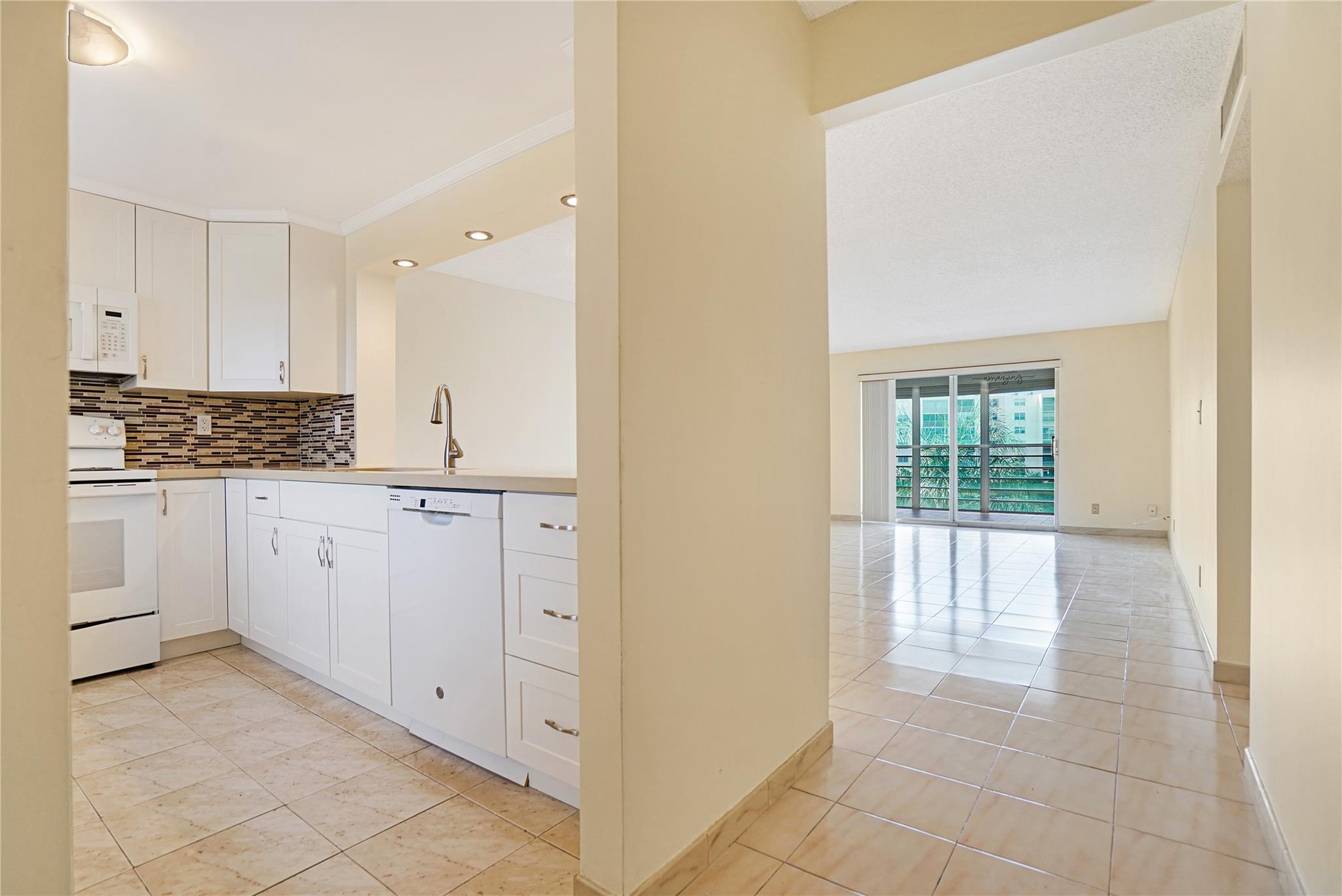 Homes for sale in Dania Beach, FL | 111 Se 3 Ave #306, Dania Beach, FL 33004 | MLS# F10500662