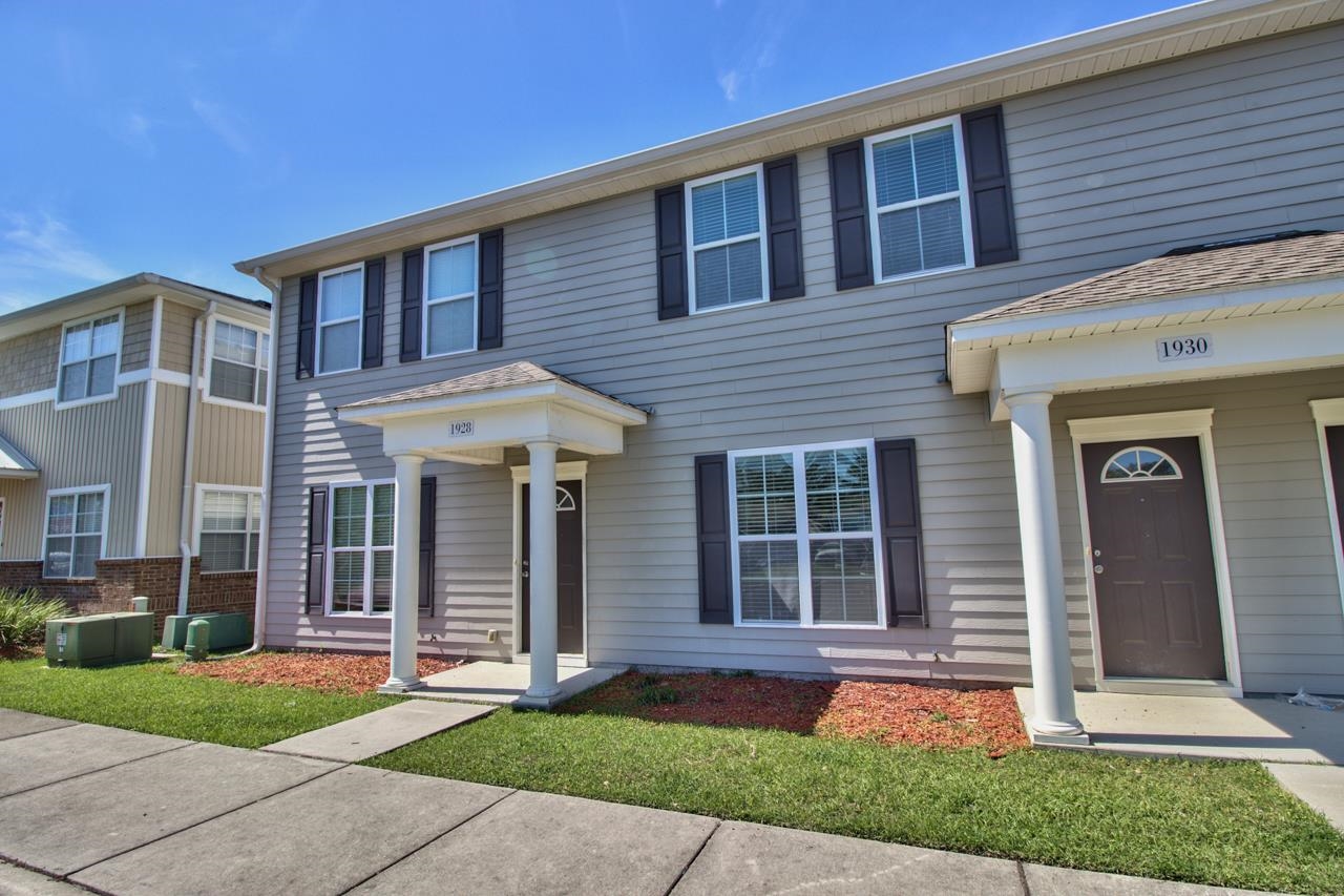 2003  Bloomington Avenue 8 units, Tallahassee, FL, 