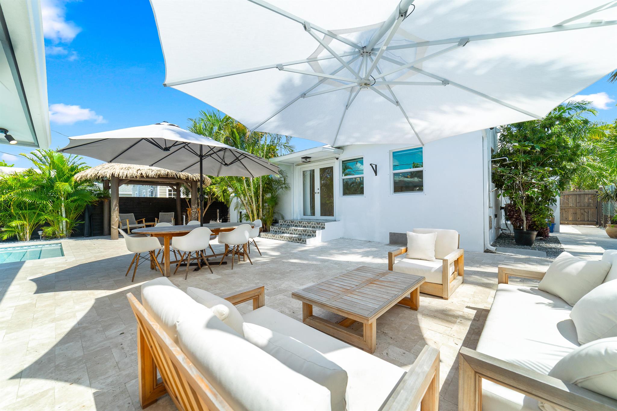 425 32nd Street West Palm Beach FL 33407 | R11085625