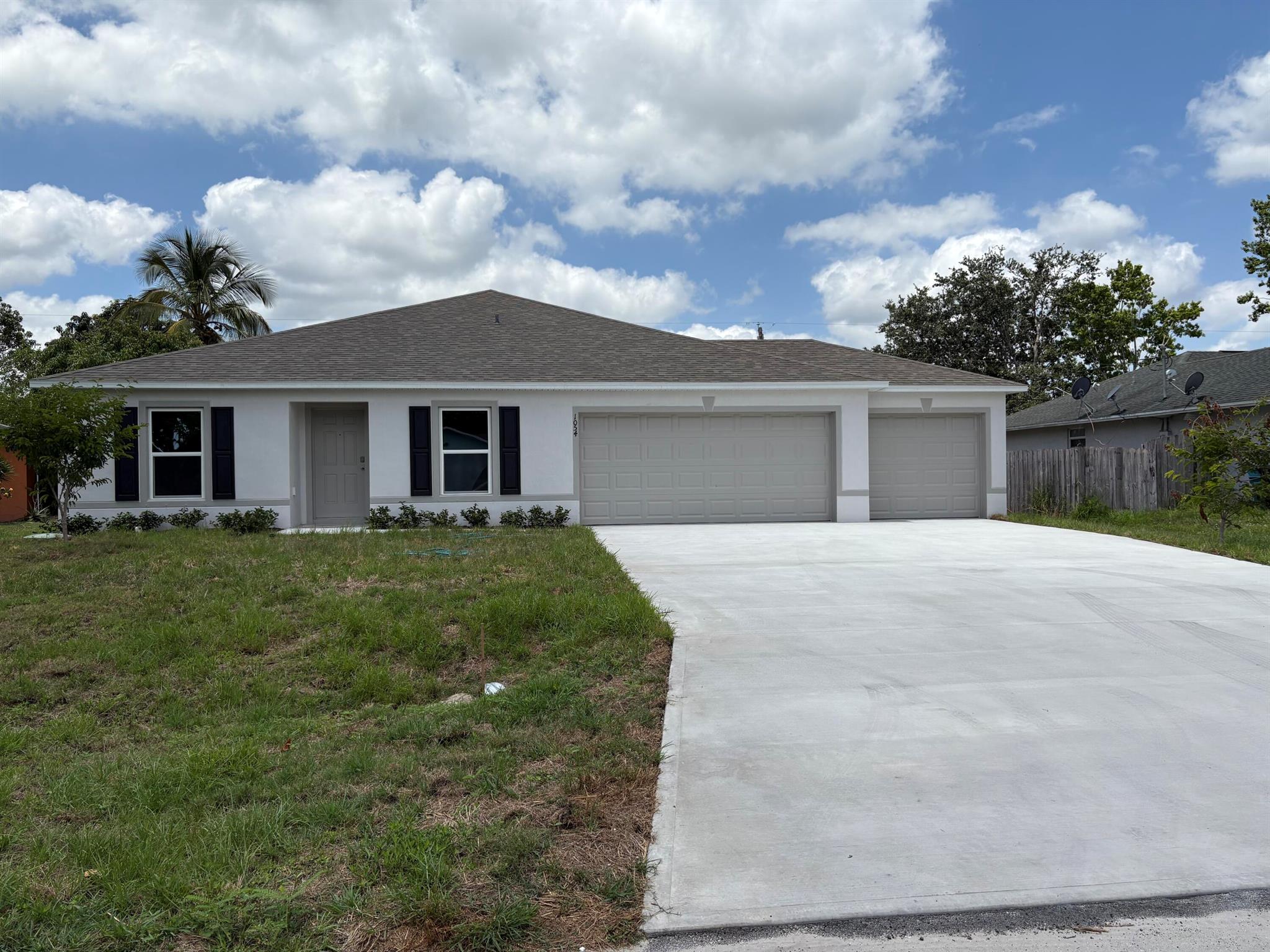 Homes for sale in Port St Lucie, FL | 1054 Se Euclid Lane, Port St Lucie, FL 34983 | MLS# R11085757