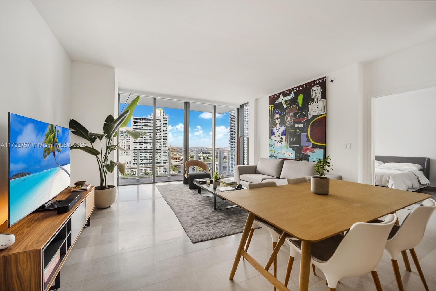 Condo for Sale in Miami, FL