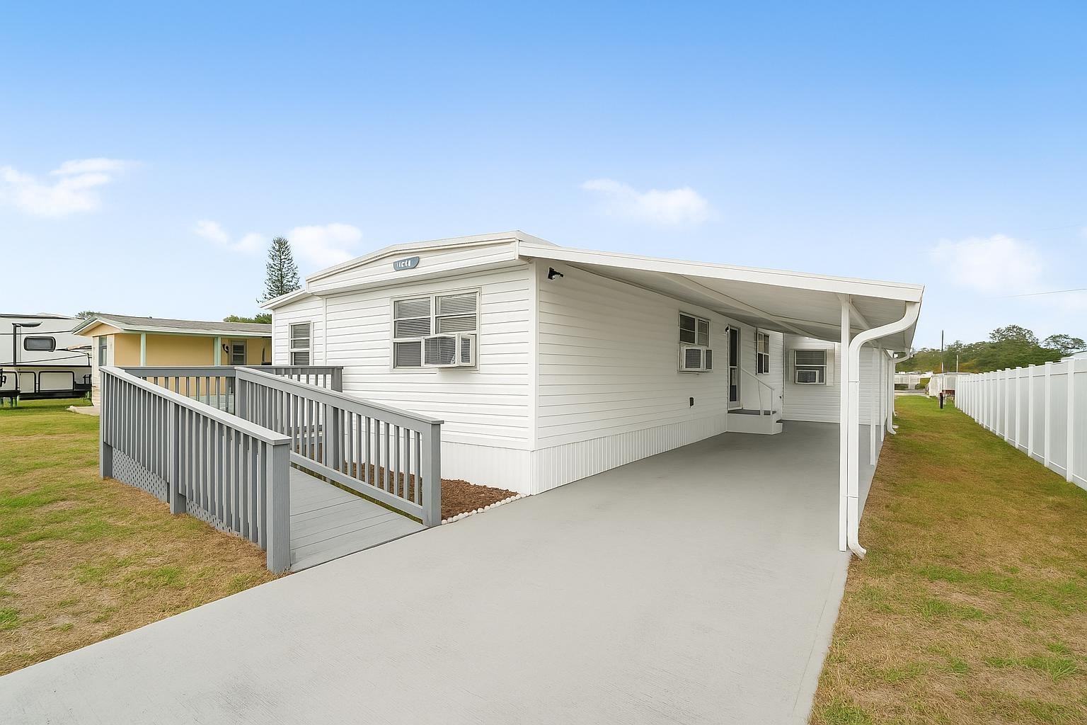 Homes for sale in Hobe Sound, FL | 7897 Se Swan Ave, Hobe Sound, FL 33455 | MLS# F10501072