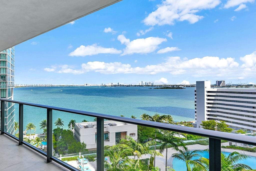Condo for Sale in Miami, FL