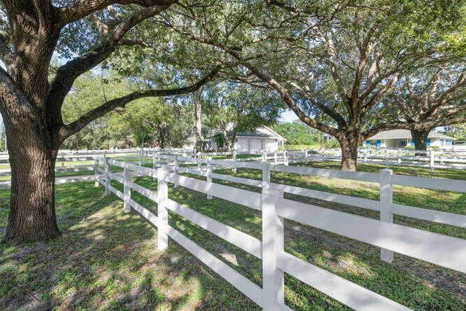 Homes for sale in Wellington, FL | 2760 Appaloosa Trail, Wellington, FL 33414 | MLS# R11086328