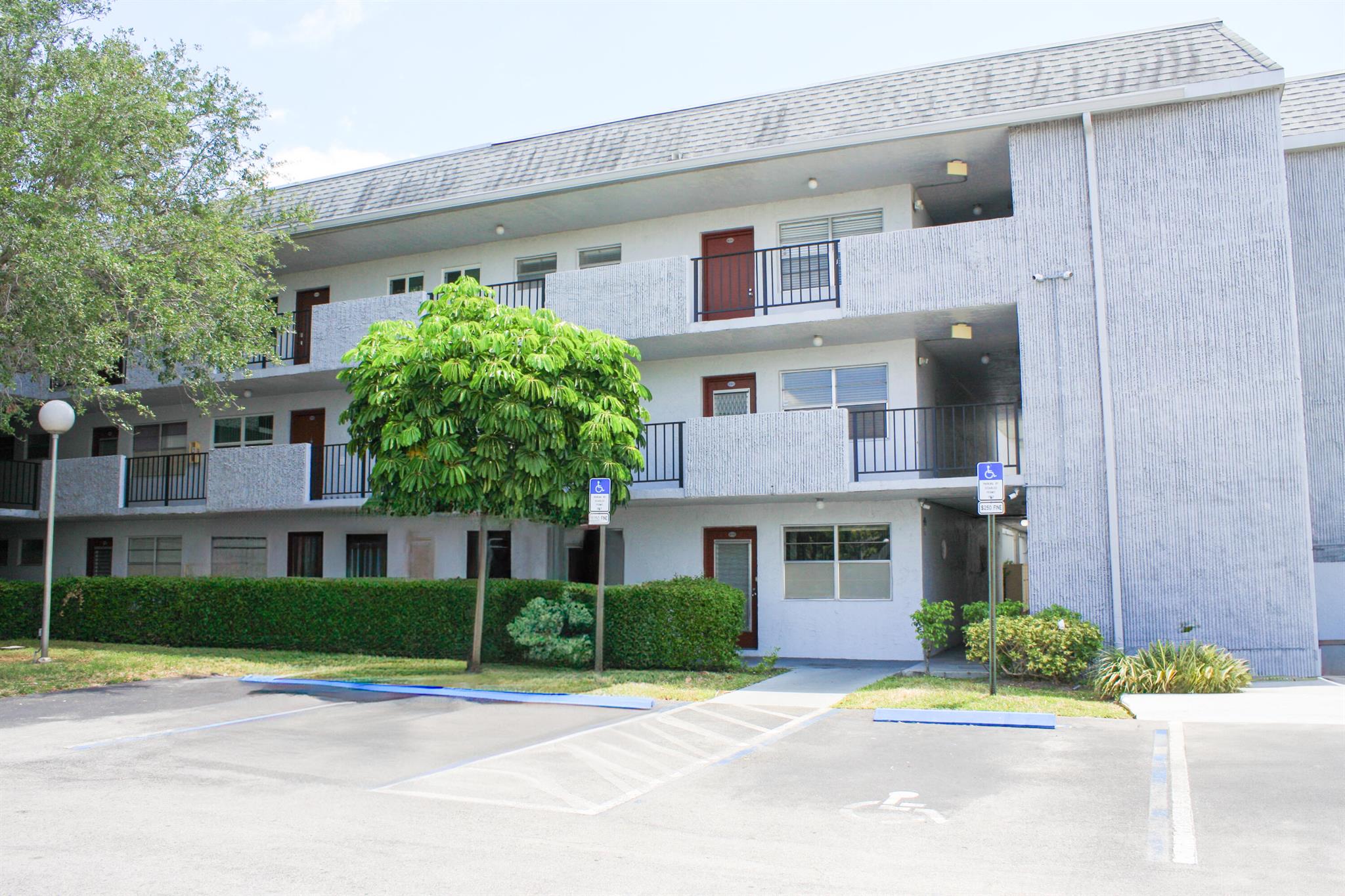 Fairways Of Tamarac Condo