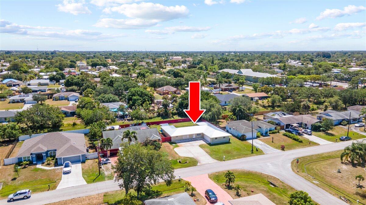 Homes for sale in Port St Lucie, FL | 129 Nw Hibiscus Street, Port St Lucie, FL 34983 | MLS# R11086407