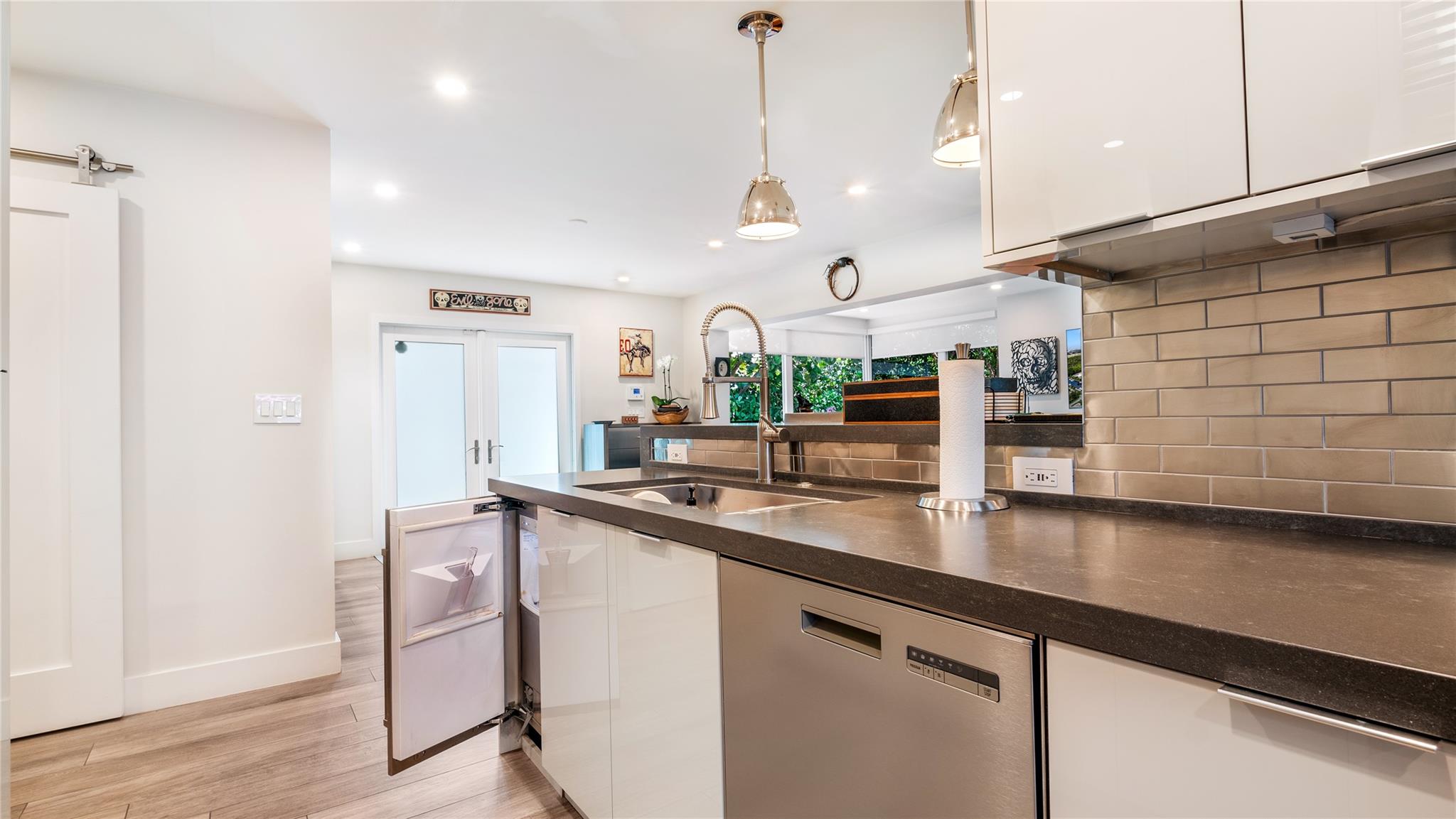 Sub Zero under counter ice maker