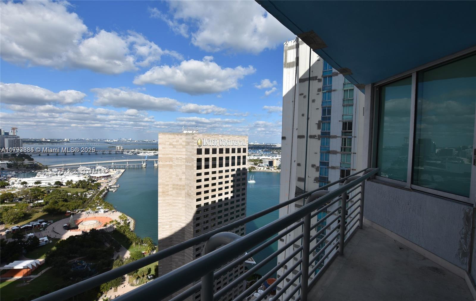 Condo for Sale in Miami, FL