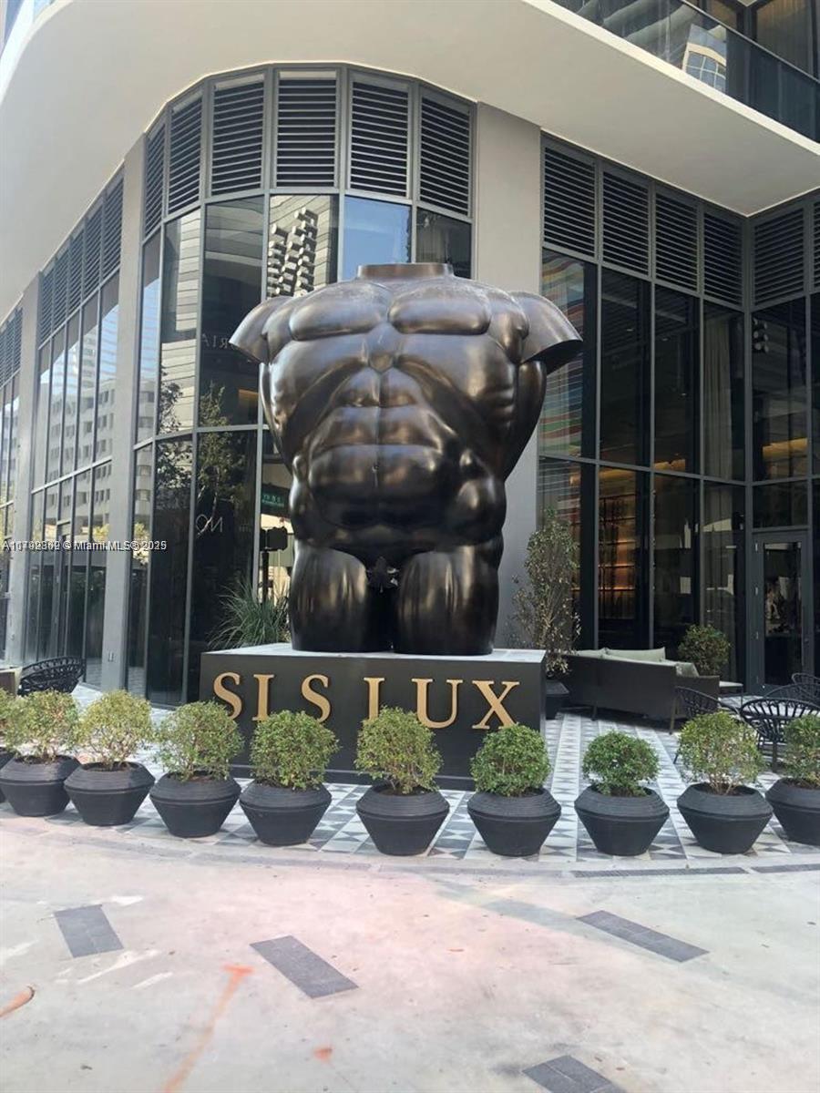 Condo for Sale in Miami, FL