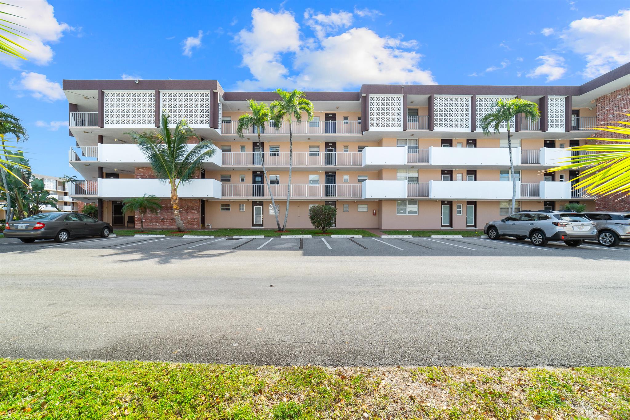 Homes for sale in Lauderdale Lakes, FL | 2951 Nw 46Th Avenue #306, Lauderdale Lakes, FL 33313 | MLS# R11086689