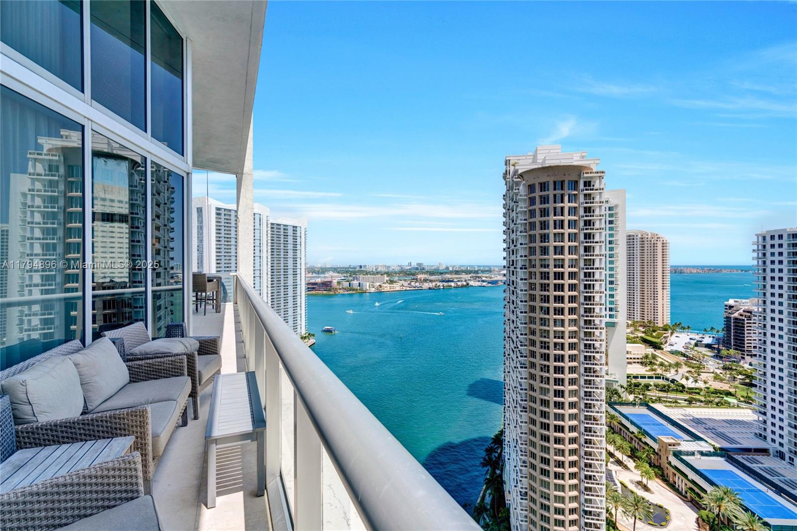 Condo for Sale in Miami, FL