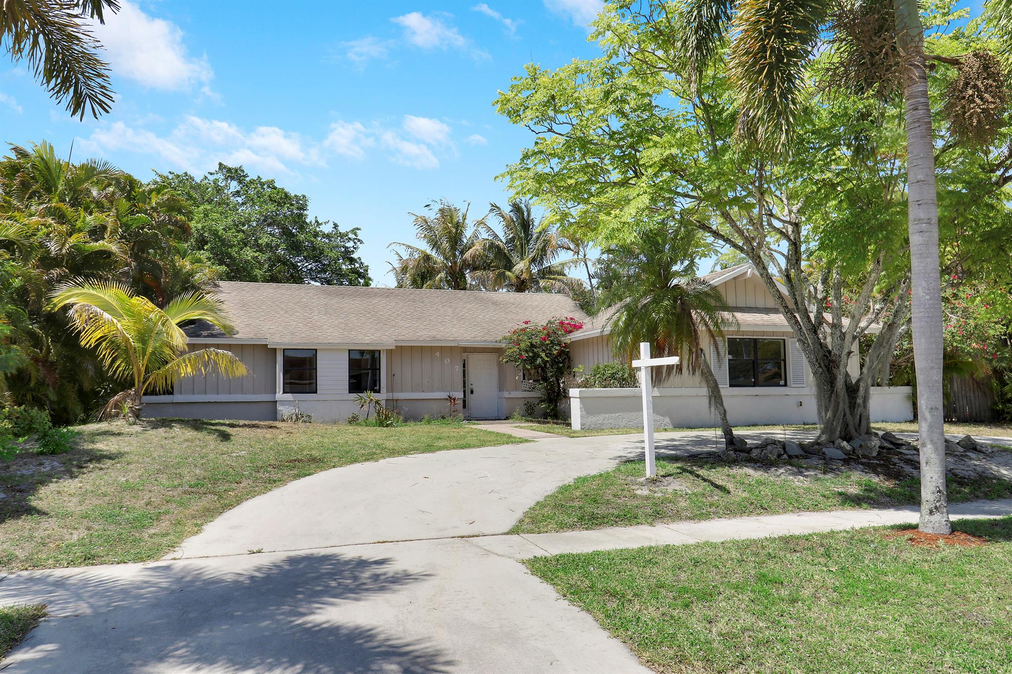 407 La Mancha Avenue Royal Palm Beach FL 33411 | R11086789