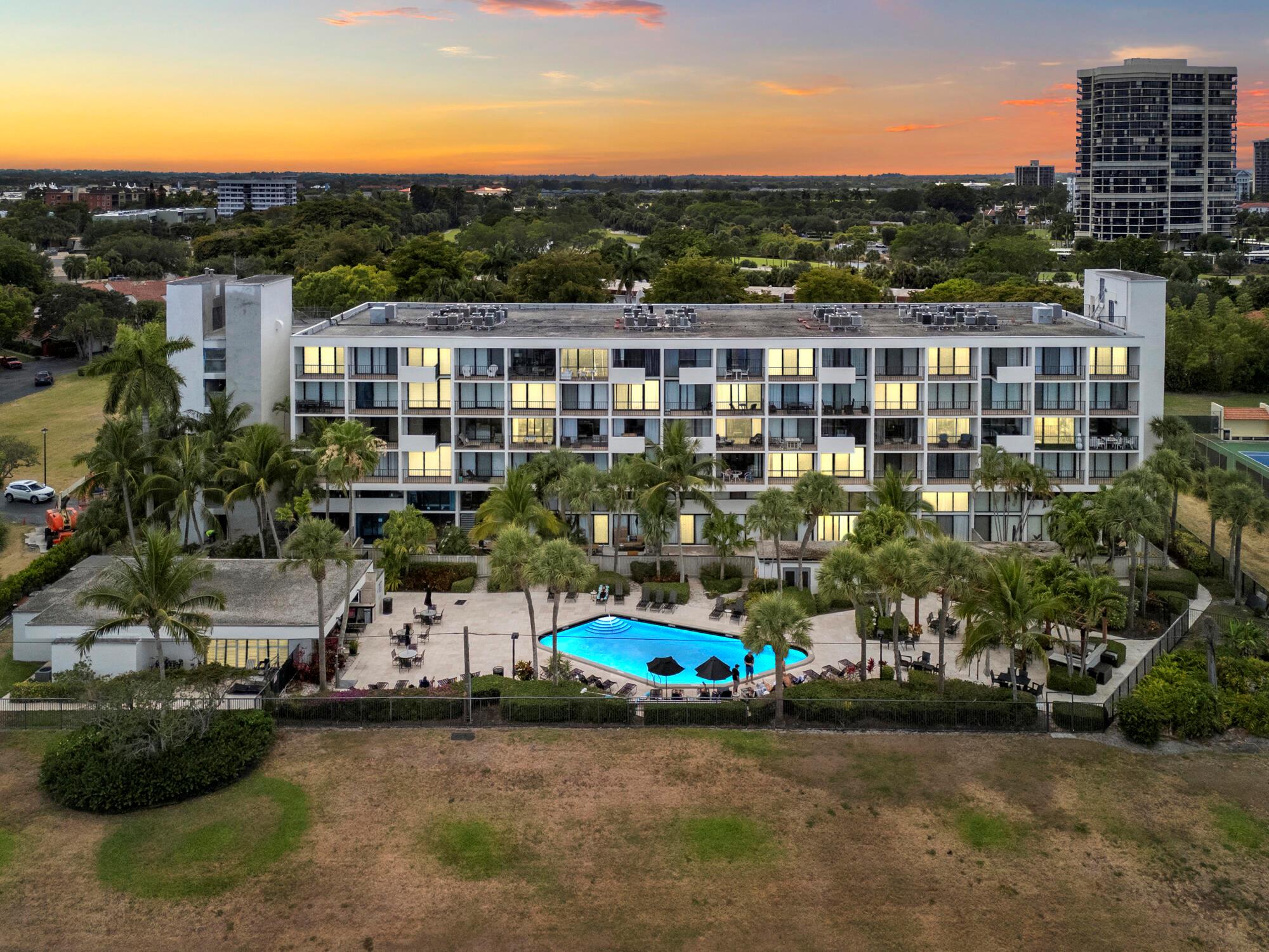 Lakeshore Club Condo