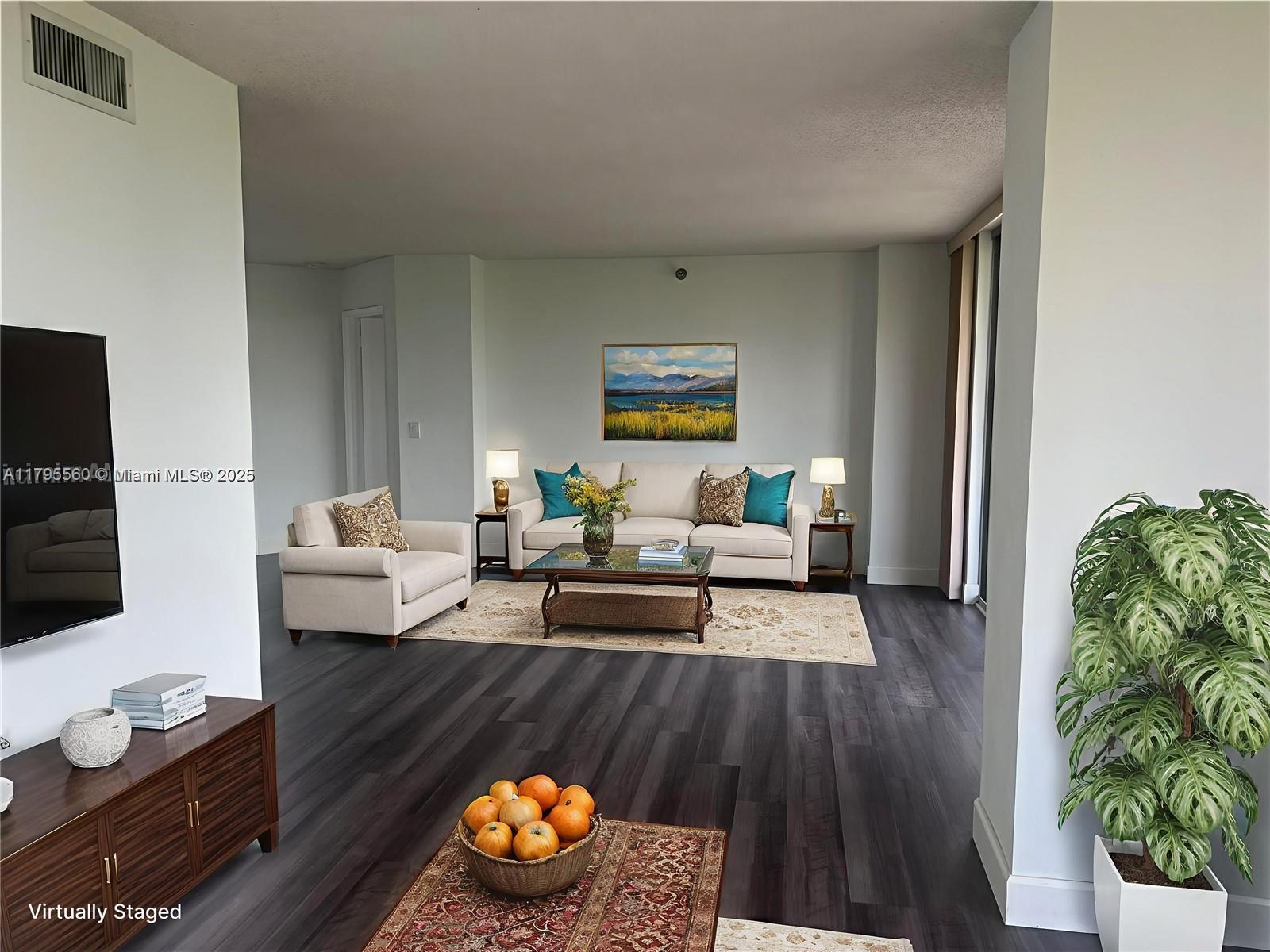 Mystic Pointe Tower 600 C