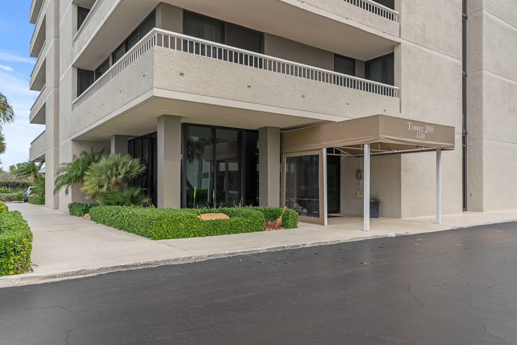 Homes for sale in Singer Island, FL | 5550 N Ocean Dr #5c, Singer Island, FL 33404 | MLS# R11087098