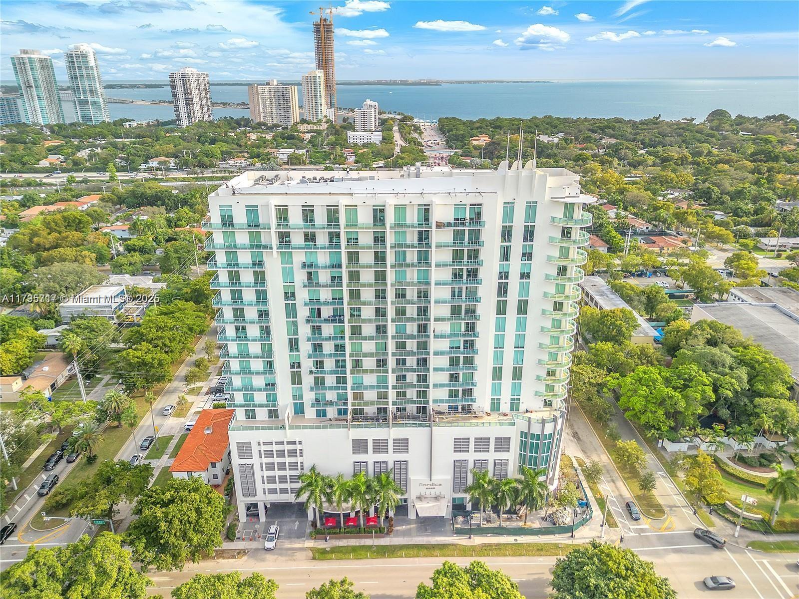 Apartamento à Venda em Miami, FL