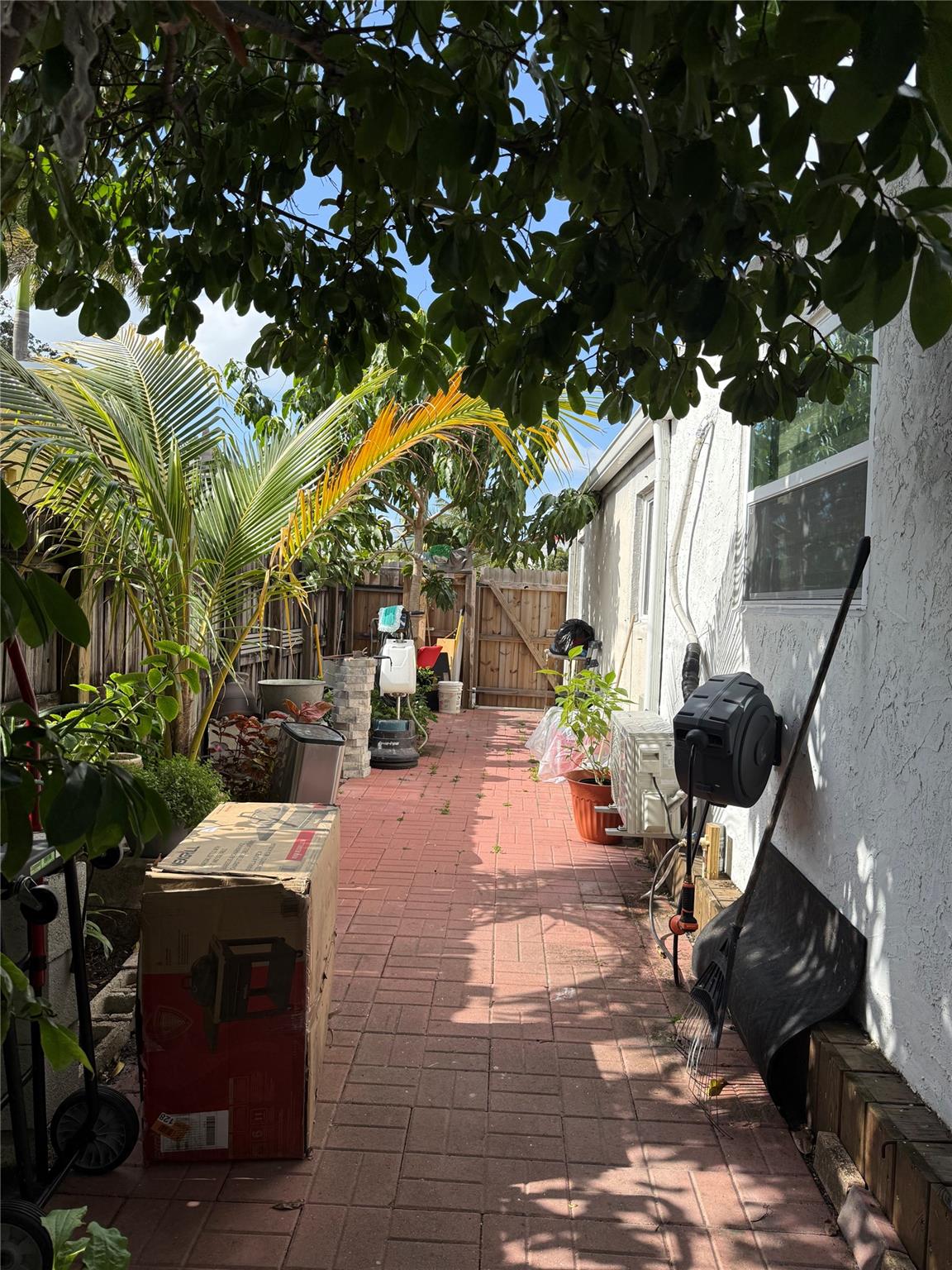 entry to in law suite or rental space