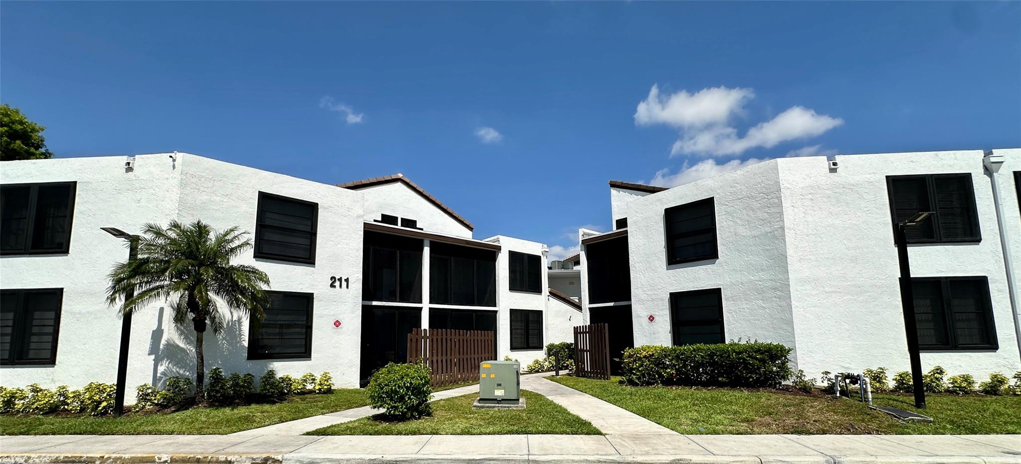 Homes for sale in Oakland Park, FL | 211 Lake Pointe Dr #110, Oakland Park, FL 33309 | MLS# F10501818