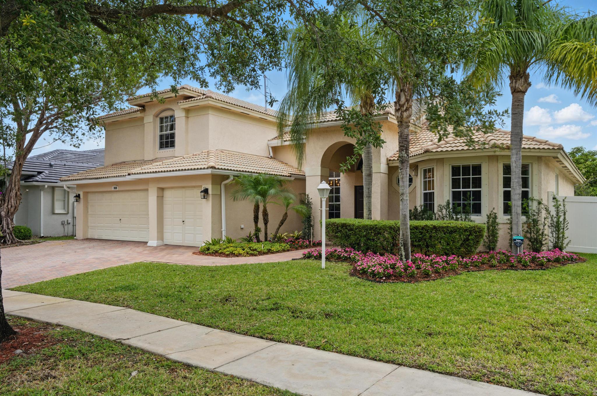 1859 Nw 139th Avenue Pembroke Pines FL 33028 | R11087567