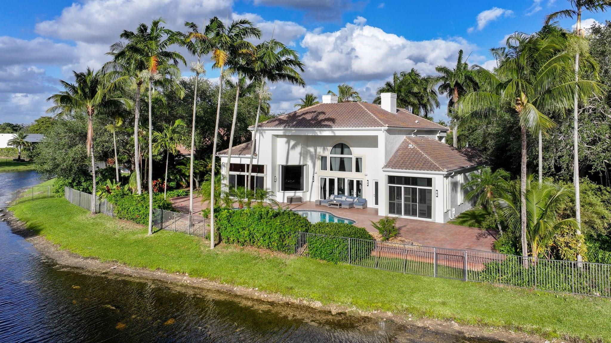 Homes for sale in Davie, FL | 2753 W Stonebrook Cir, Davie, FL 33330 | MLS# F10501725