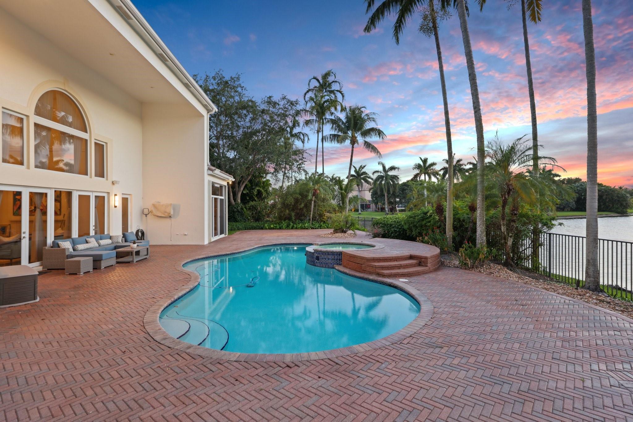 Homes for sale in Davie, FL | 2753 W Stonebrook Cir, Davie, FL 33330 | MLS# F10501725