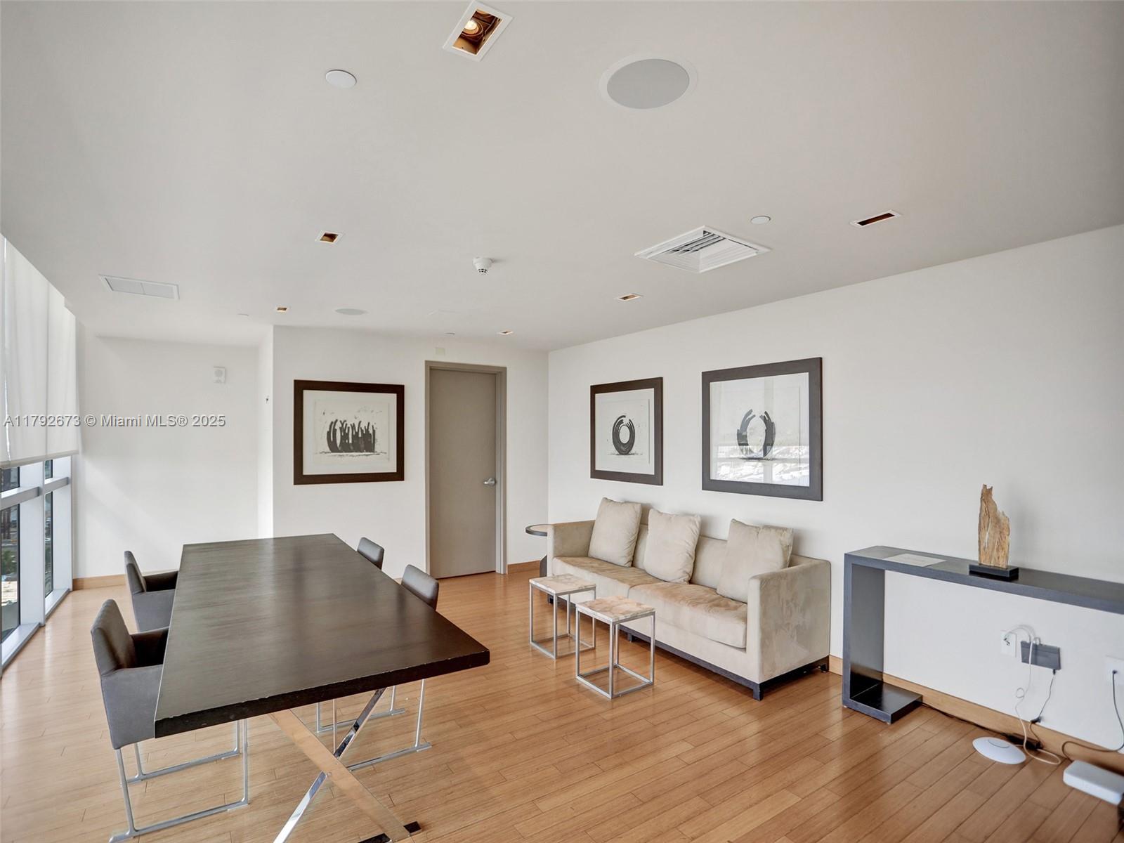 900 Biscayne Blvd #707, Miami FL 33132