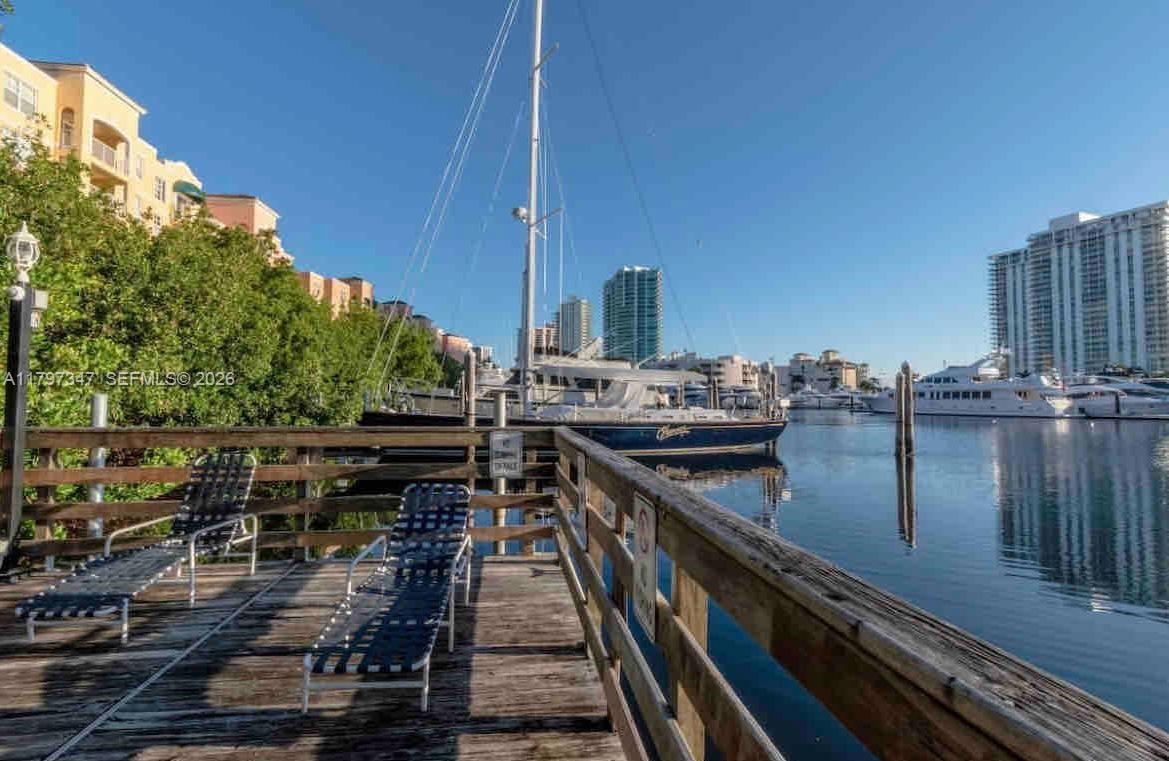 The Yacht Club At Aventur