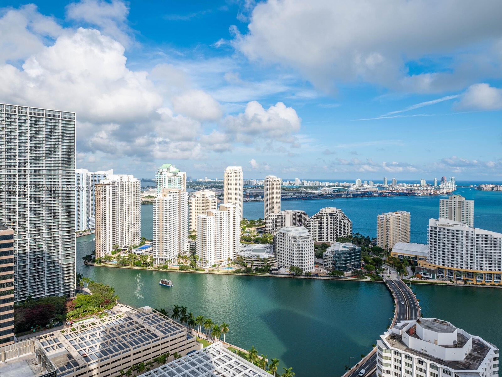 Condo for Sale in Miami, FL