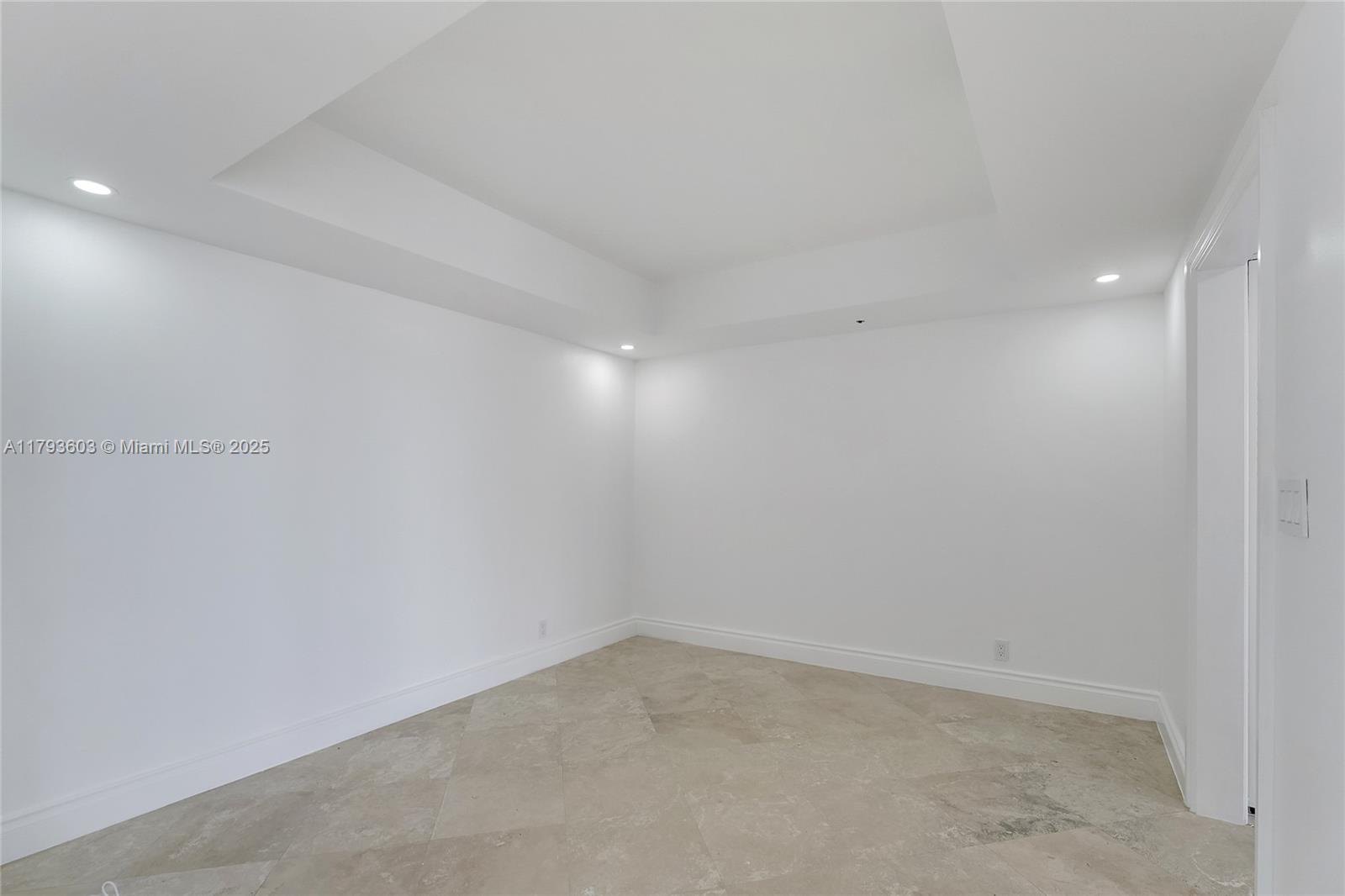 1581 Brickell Ave #PH102, Miami FL 33129