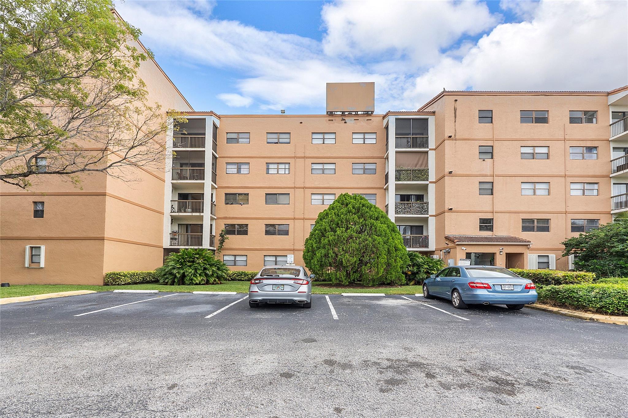 Homes for sale in Fort Lauderdale, FL | 701 Nw 19th Street #202, Fort Lauderdale, FL 33311 | MLS# F10501722