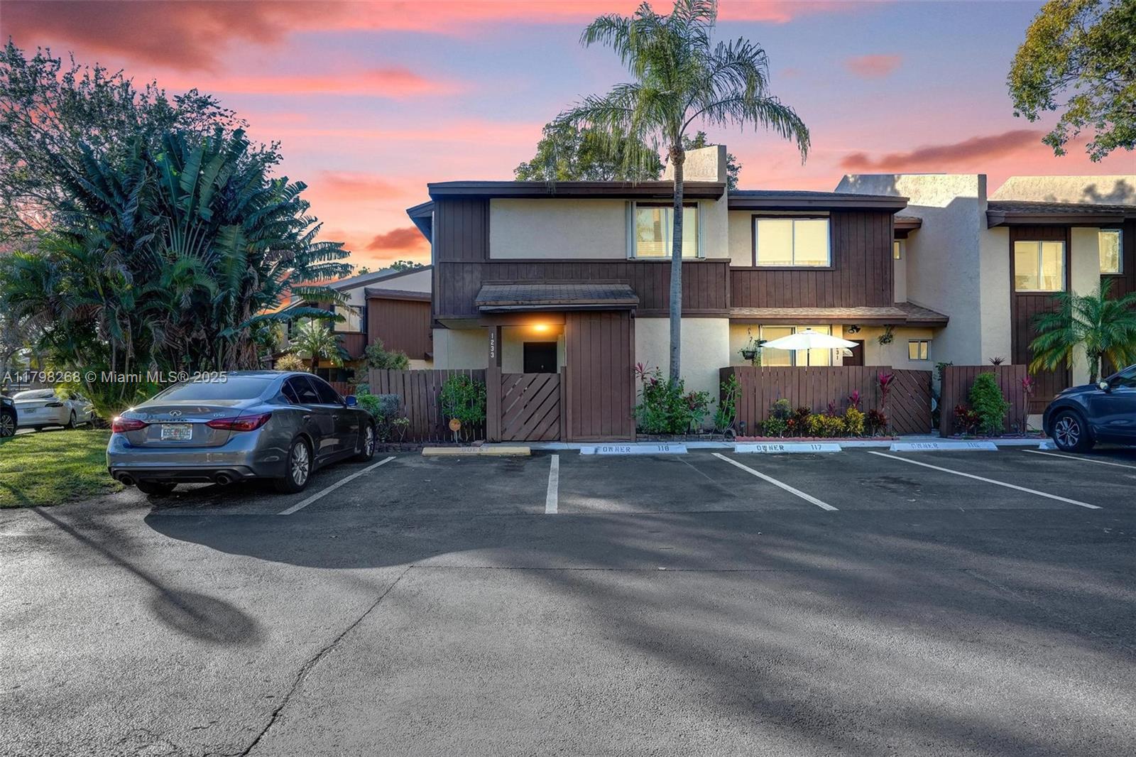 Hamptons Of North Lauderd