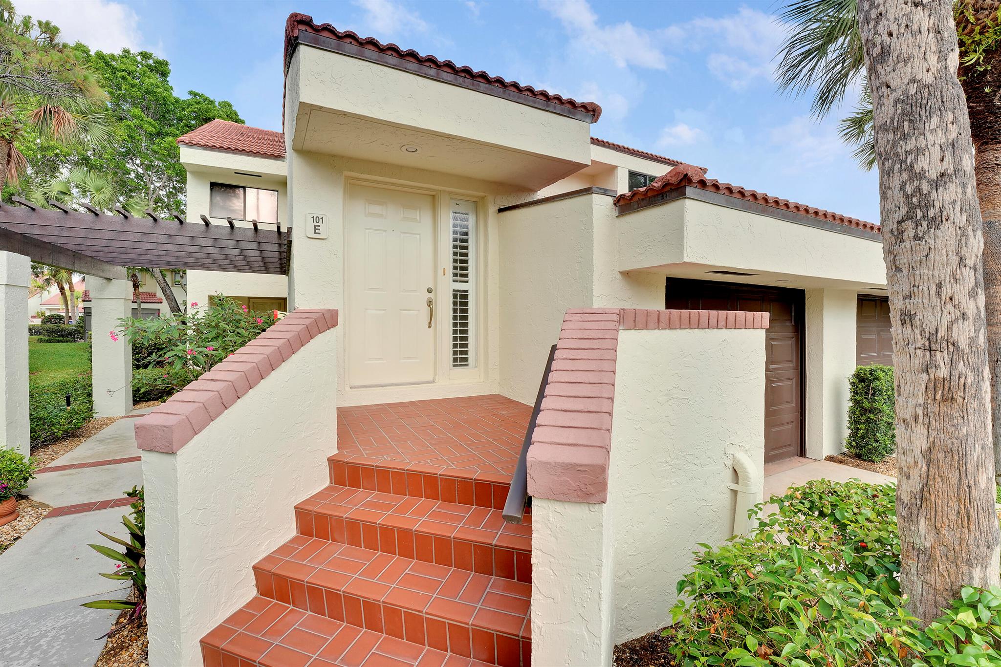 Homes for sale in Juno Beach, FL | 101 Sea Oats Dr E #E, Juno Beach, FL 33408 | MLS# R11088453