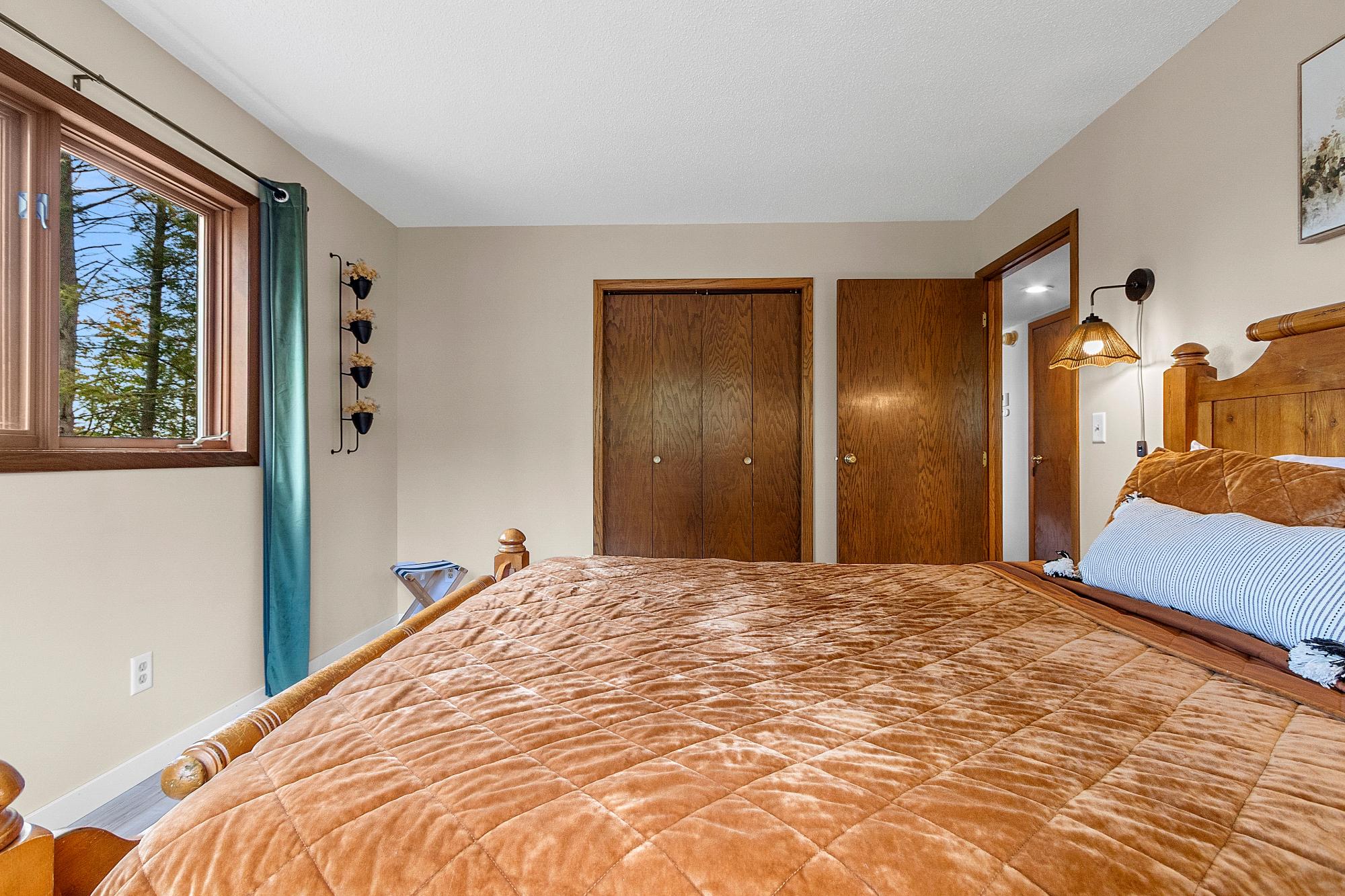 Silver Lake (C) Property 5600 Silver Lake Rd S Photo 21