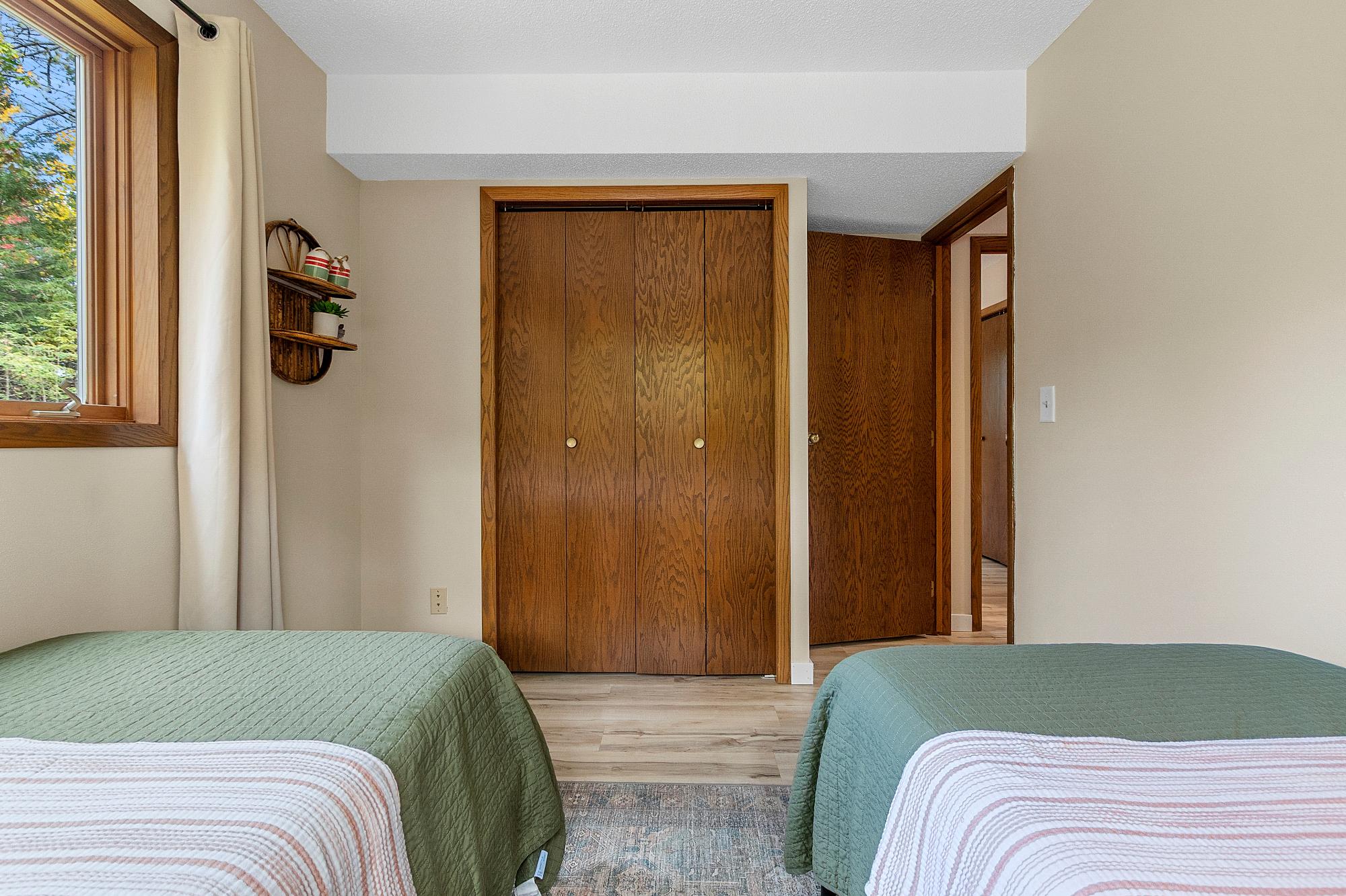 Silver Lake (C) Property 5600 Silver Lake Rd S Photo 23