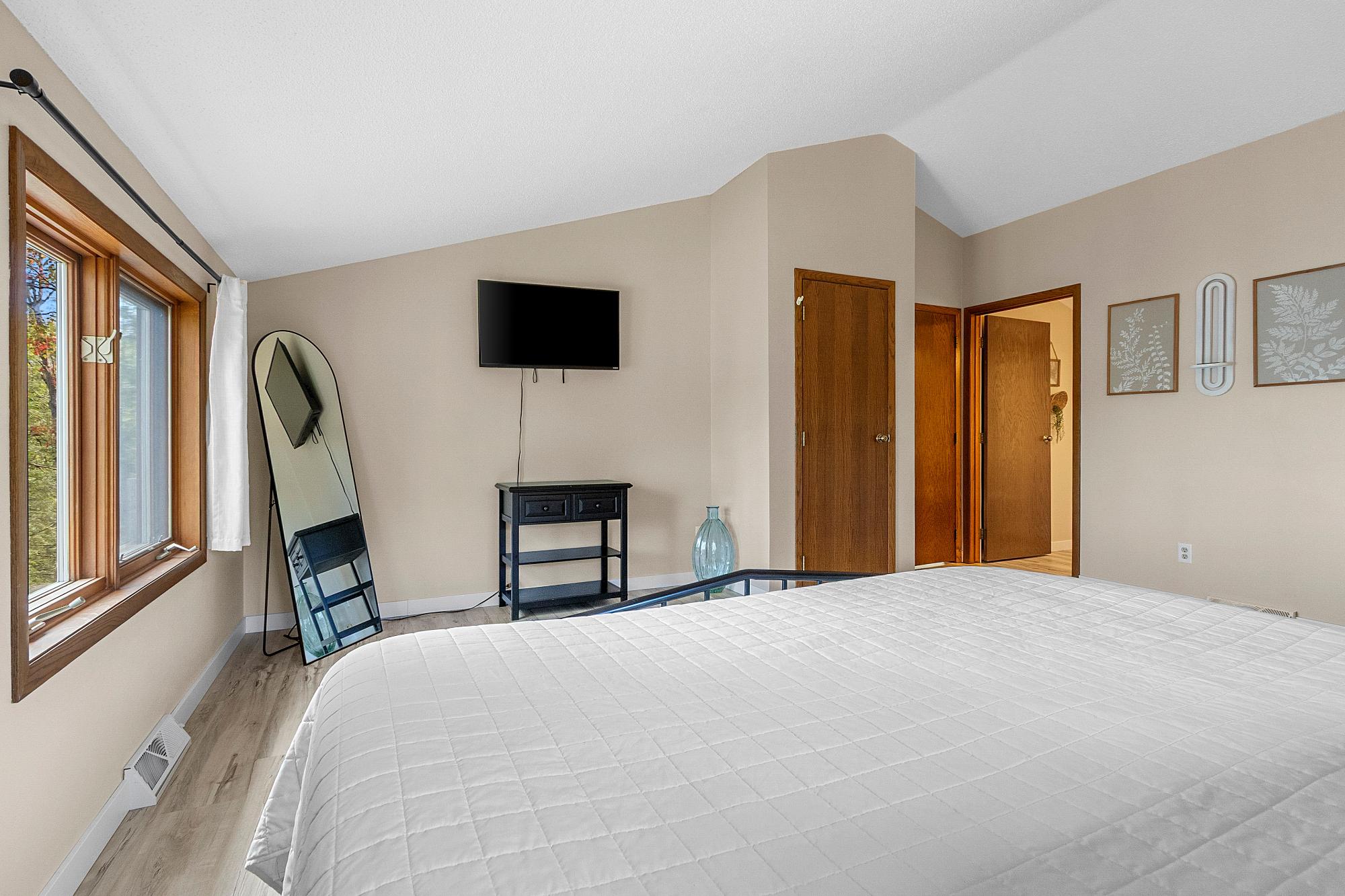 Silver Lake (C) Property 5600 Silver Lake Rd S Photo 29