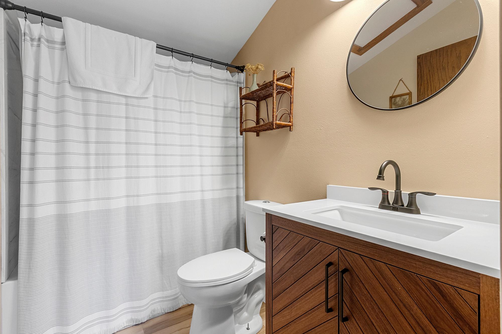 Silver Lake (C) Property 5600 Silver Lake Rd S Photo 32