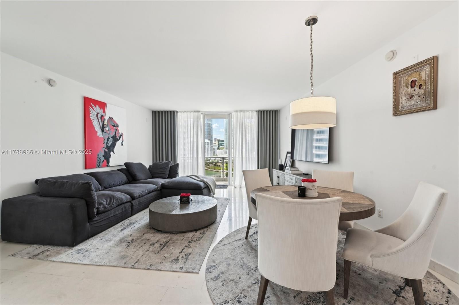 Condo for Sale in Miami, FL