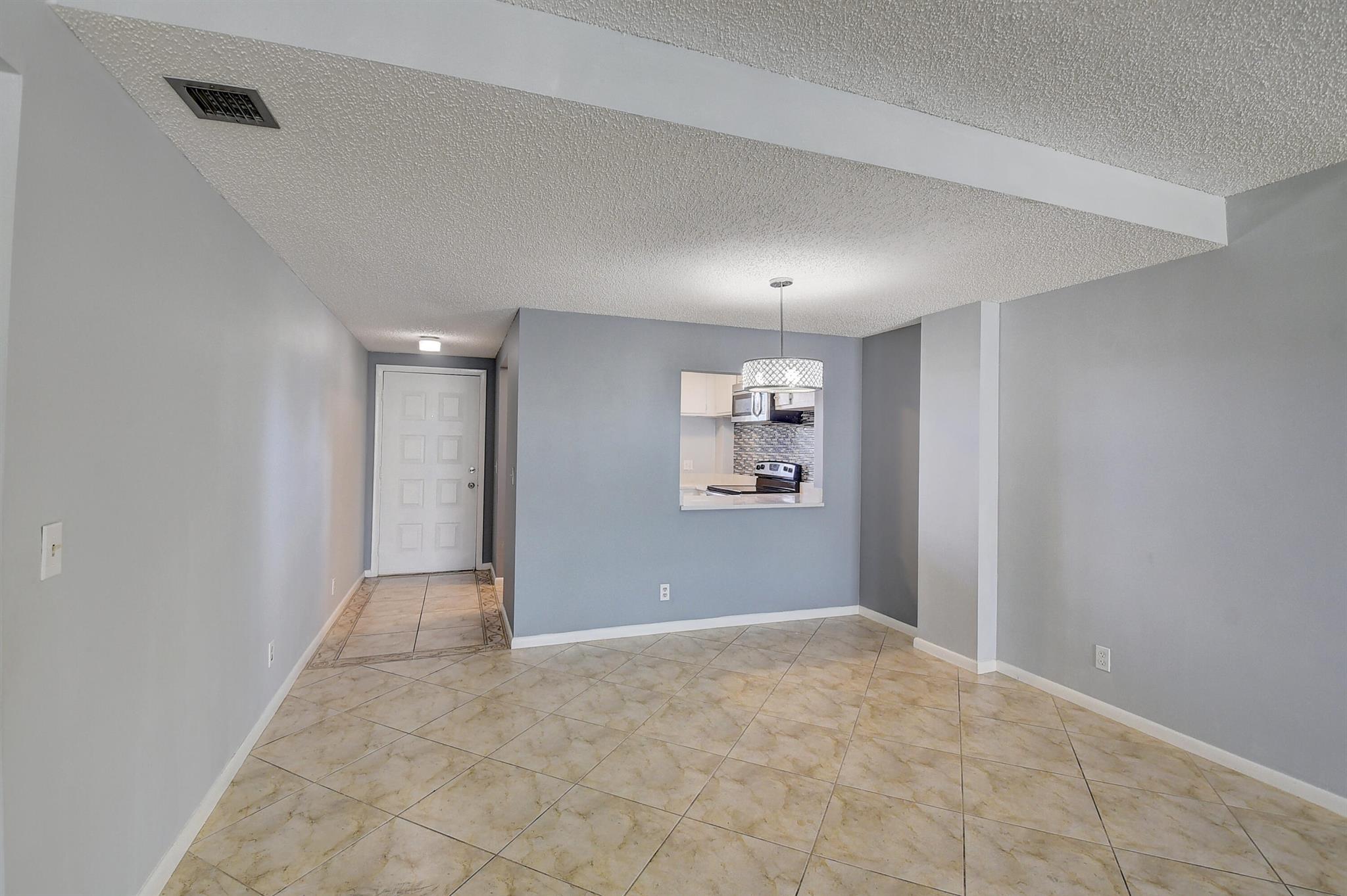 Homes for sale in Lantana, FL | 890 N Federal Hwy #206, Lantana, FL 33462 | MLS# R11088893