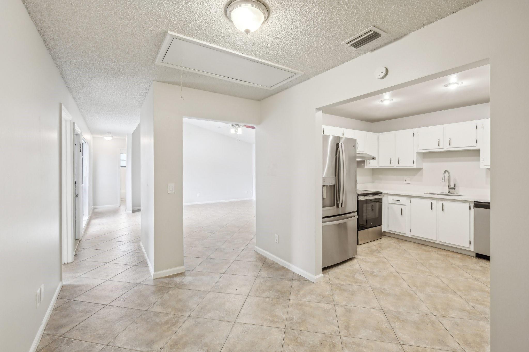 Homes for sale in Palm Springs, FL | 1091 Manor Dr, Palm Springs, FL 33461 | MLS# F10502072