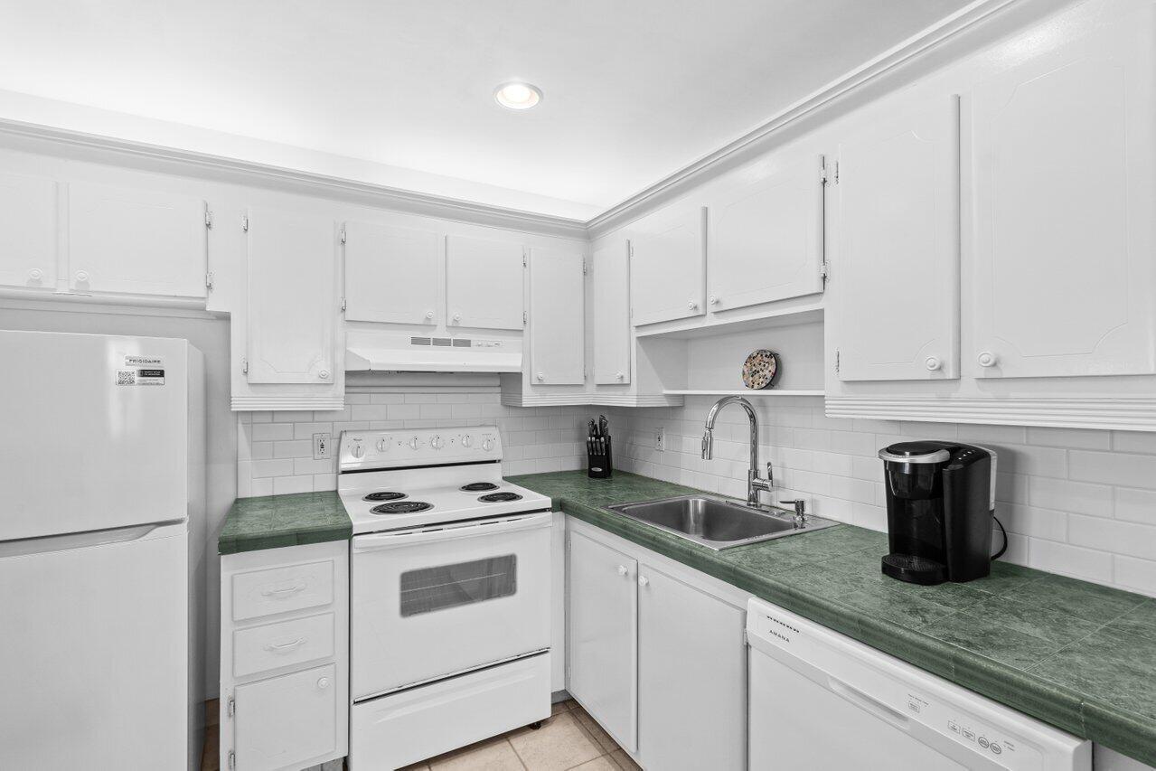 Kings Point Seville A Thr