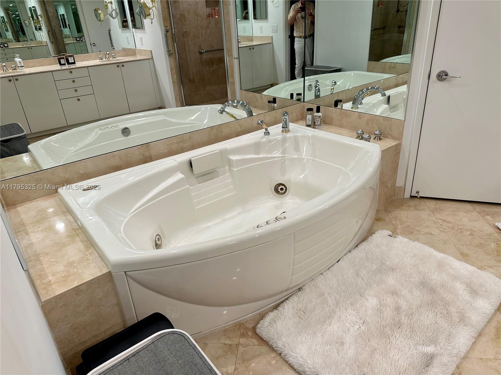 785 Crandon Blvd #803, Key Biscayne FL 33149