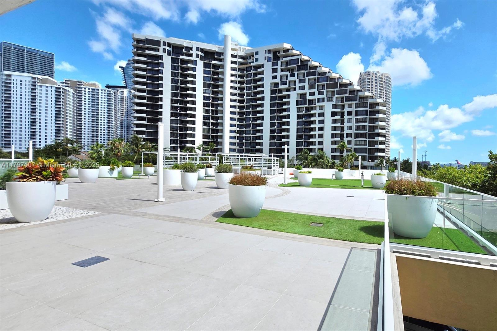 770 Claughton Island Dr #PH-26, Miami FL 33131