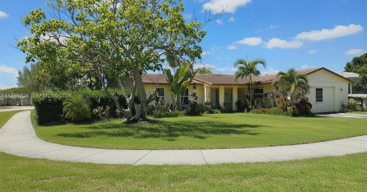 Charming Corner House for Sale in Kendall's Winston Park CommunityThis delightful home features a layout with 4 bedrooms and 2 bathrooms. The garage has been renovated into a room with an attached bathroom, perfect for a private living space. The community association provides access to a fantastic clubhouse, complete with a swimming pool and various other amenities. The monthly fee for association dues is just $67. Roof Year 2021, New A/C.