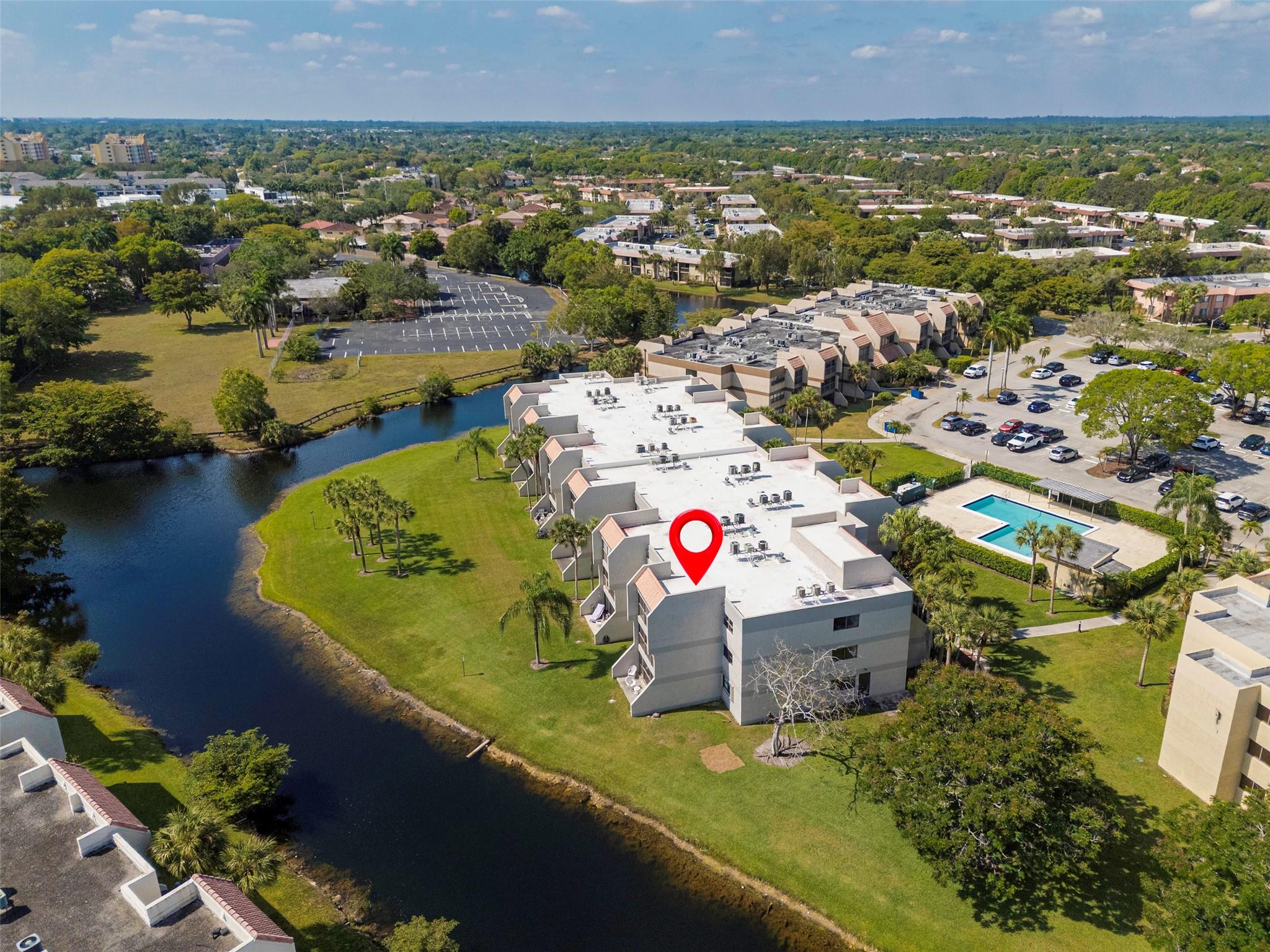 Homes for sale in Weston, FL | 230 Ne Lakeview Dr #201, Weston, FL 33326 | MLS# F10503059