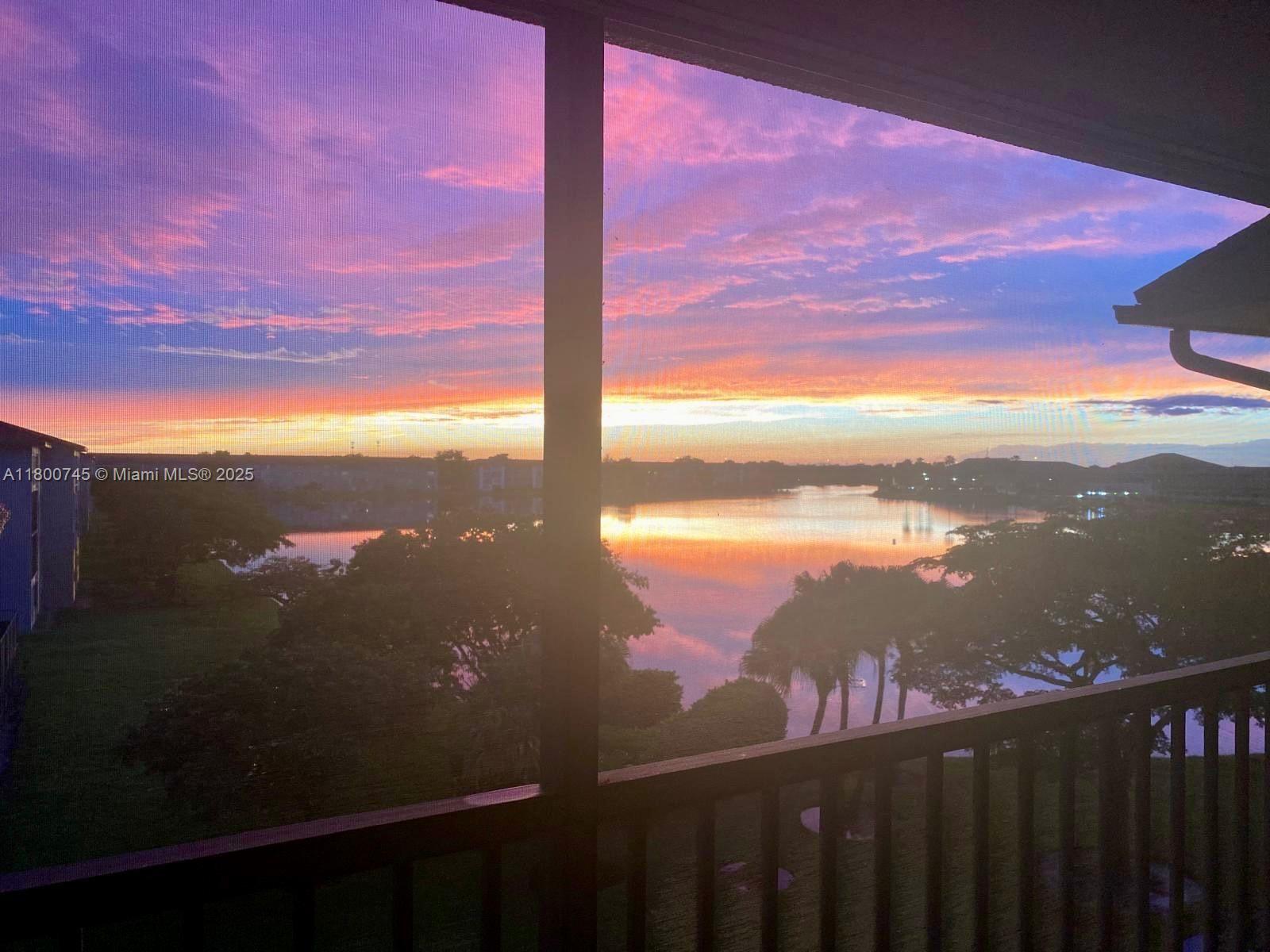 Ivanhoe East At Century V