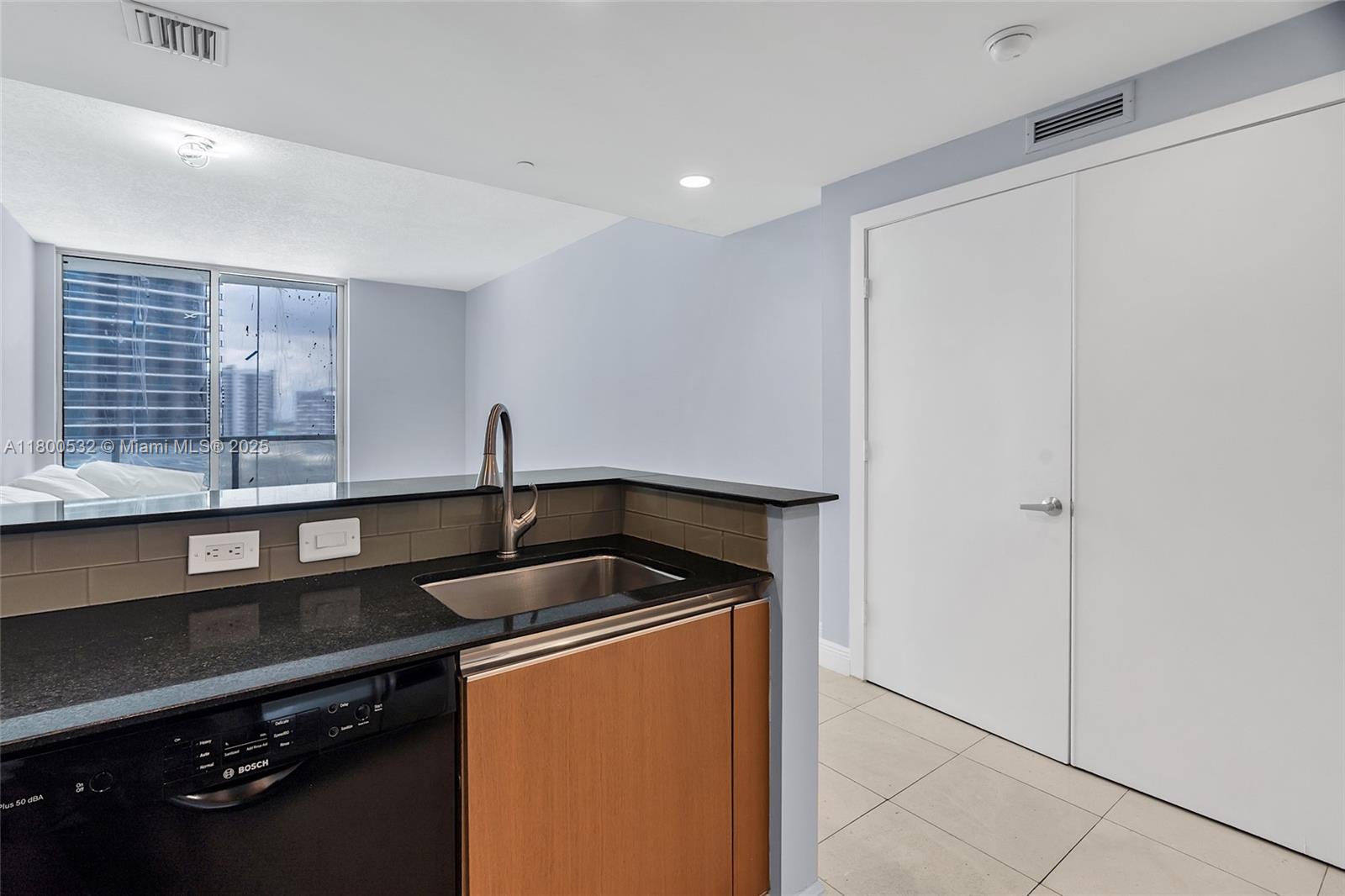 1060 Brickell Ave #1811, Miami FL 33131