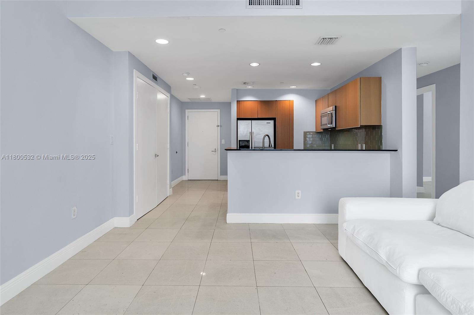 1060 Brickell Ave #1811, Miami FL 33131