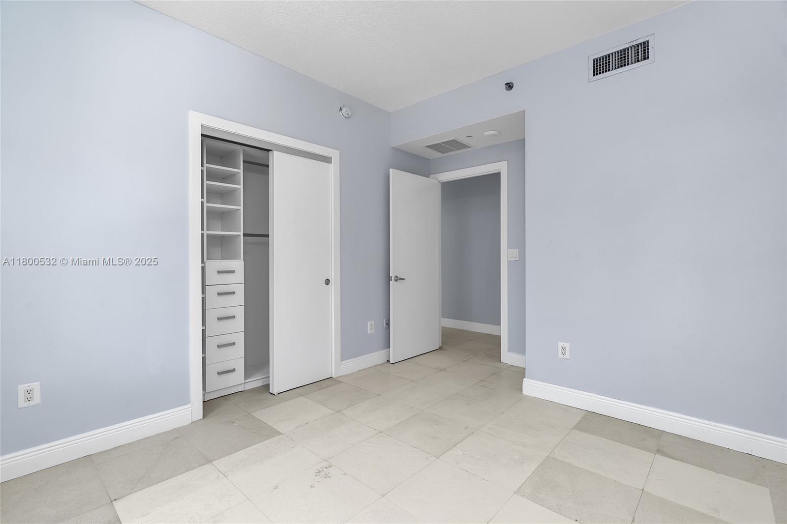 1060 Brickell Ave #1811, Miami FL 33131