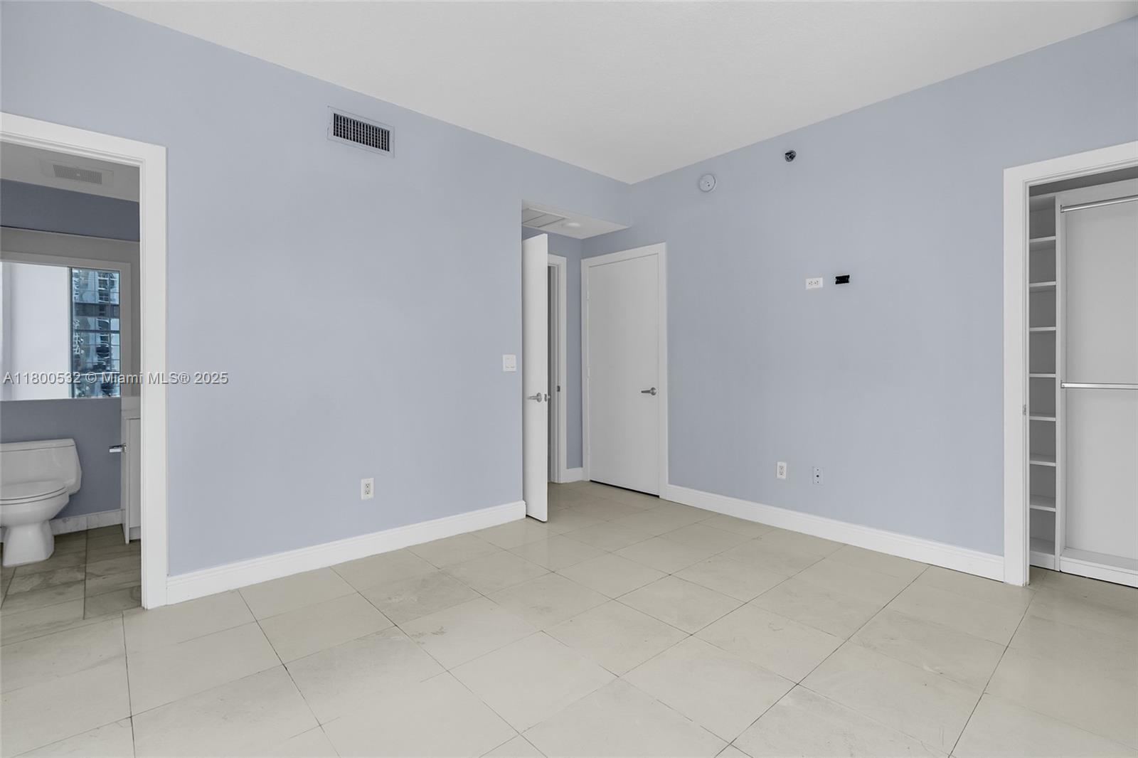 1060 Brickell Ave #1811, Miami FL 33131
